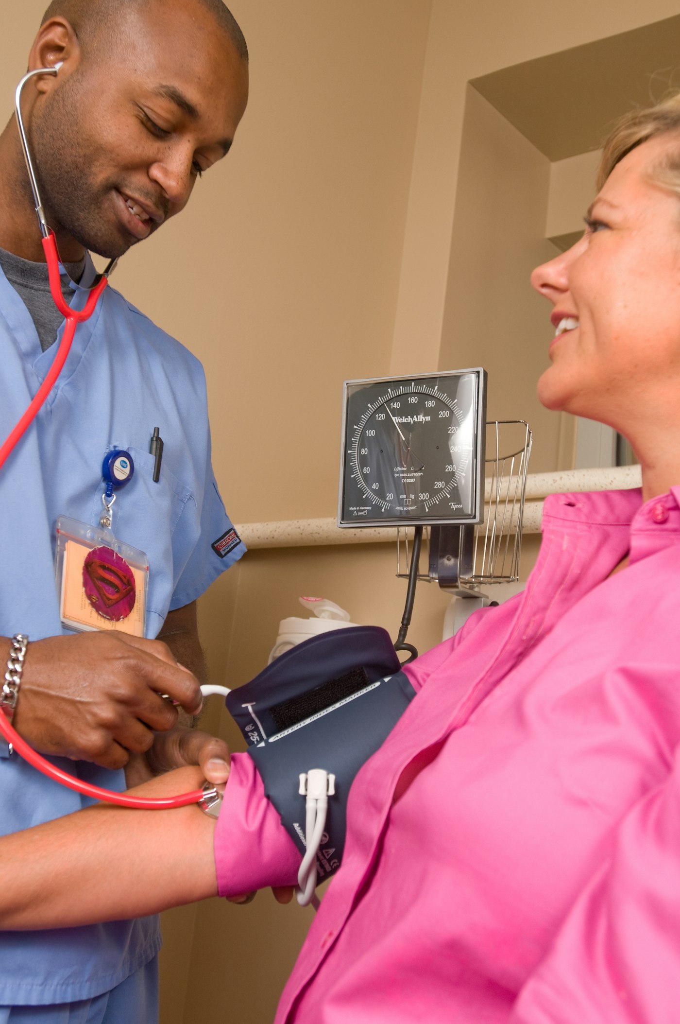A clinician conducting a medical examination, representing the independent evaluations coordinated for attorneys.